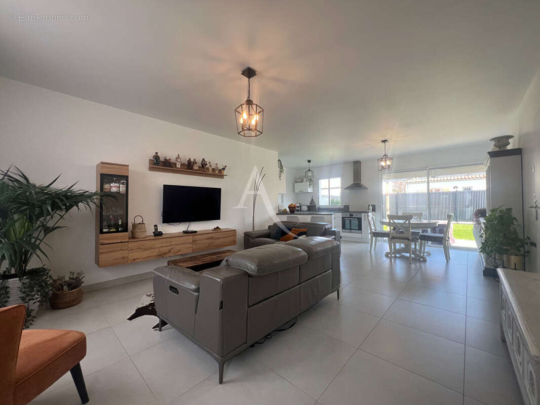 Maison à PORT-DES-BARQUES