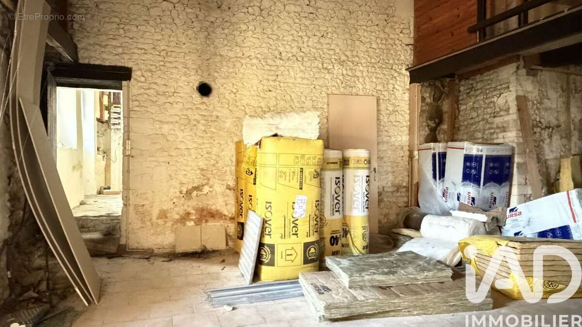 Maison 188 m² à Fontaines-D'ozillac  - photo 3