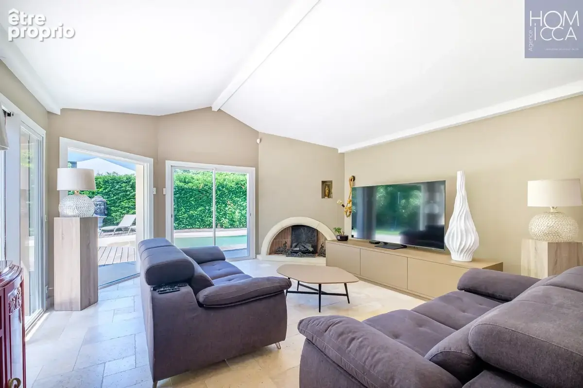 Ecully Rare Maison dans un écrin de verdure avec piscine et pergola - photo 7