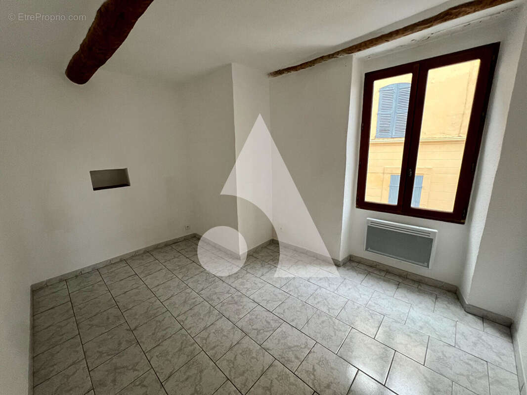 Appartement à COTIGNAC