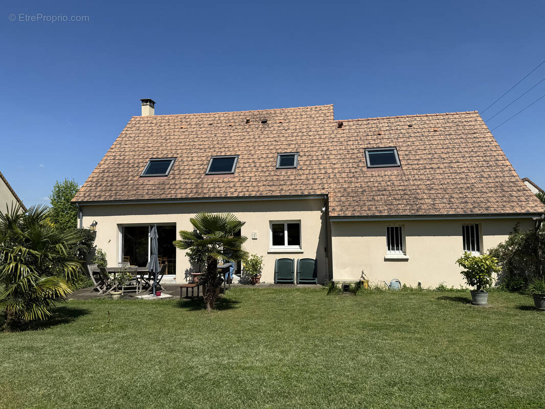 Maison à YVRE-L'EVEQUE