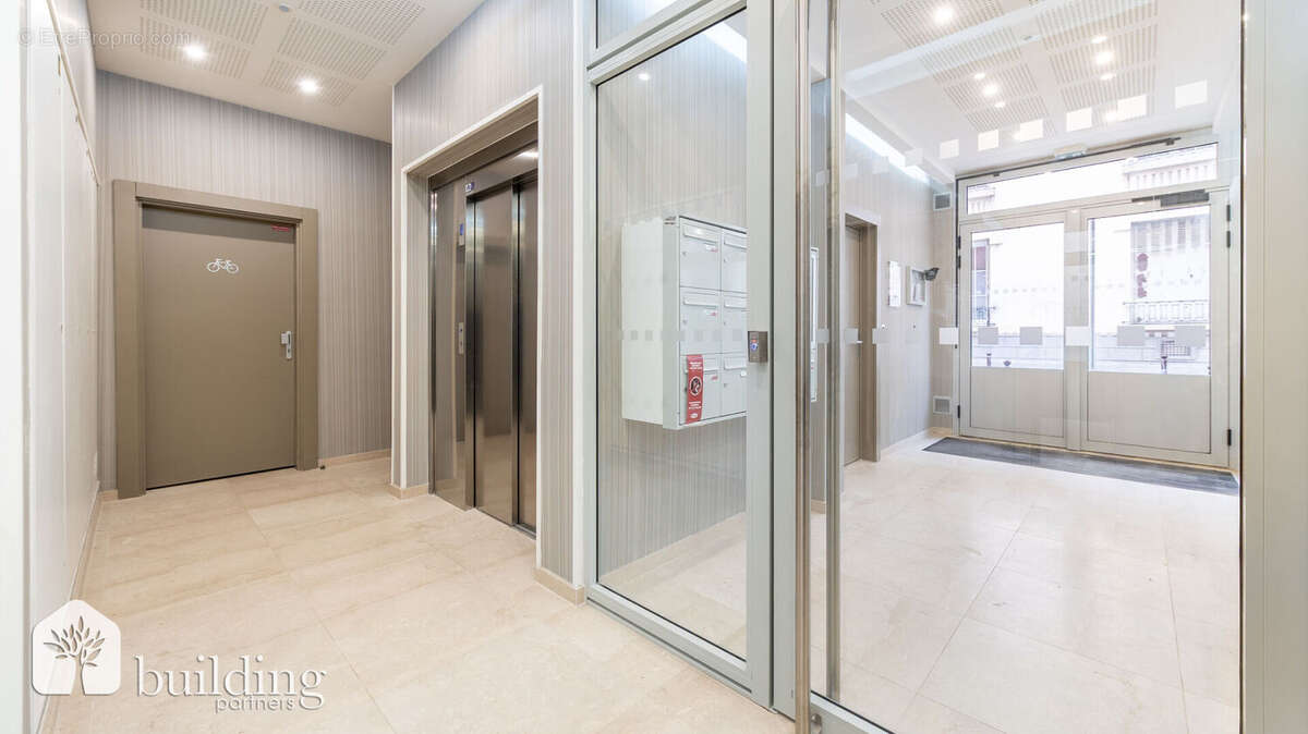 Appartement à PARIS-17E