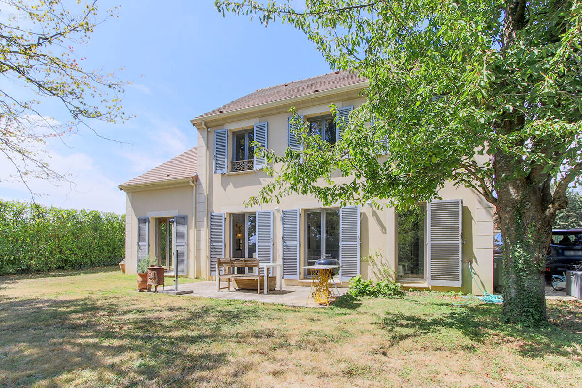 Maison à CRESPIERES