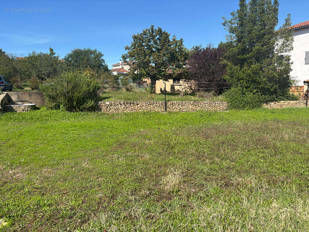 Terrain à VAUGNERAY