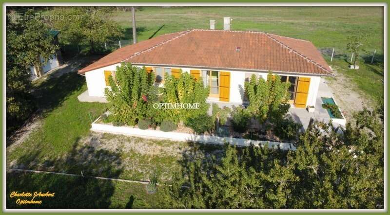Maison à LA ROCHE-CHALAIS