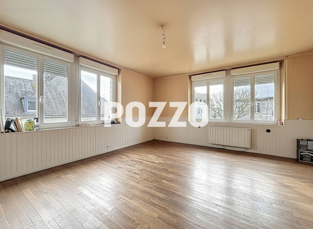 Appartement à SAINT-HILAIRE-DU-HARCOUET