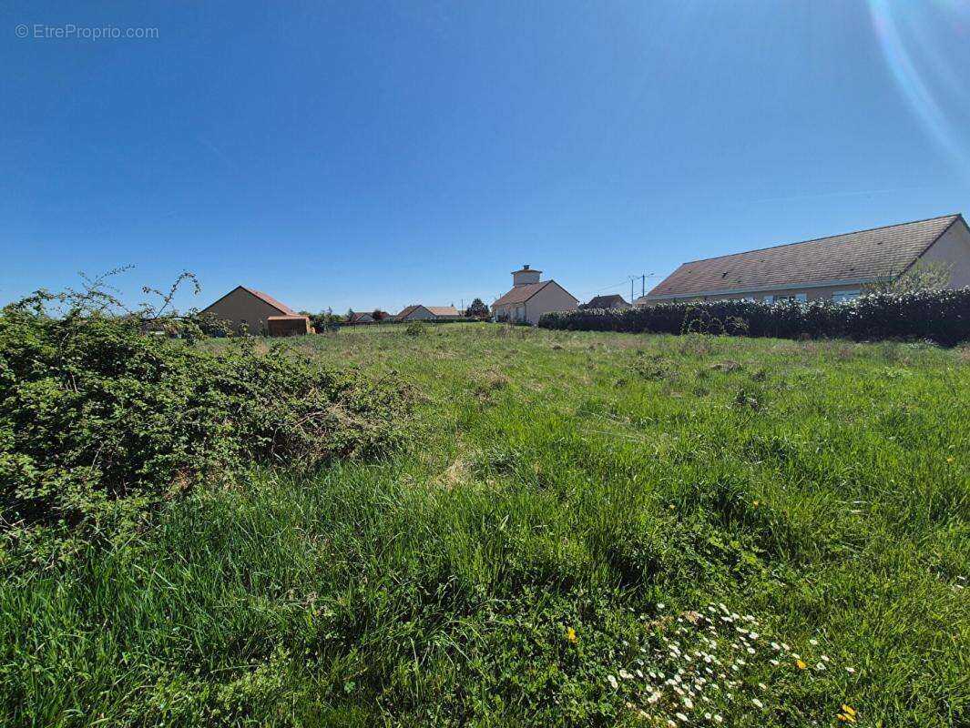 Terrain à SAINT-PONT