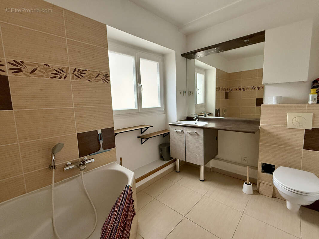 Appartement à ISSY-LES-MOULINEAUX