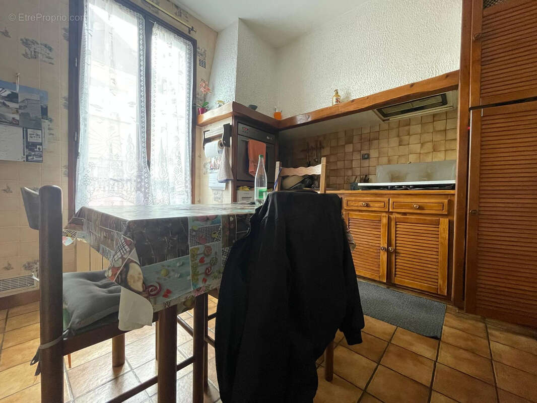 Appartement à LES PAVILLONS-SOUS-BOIS