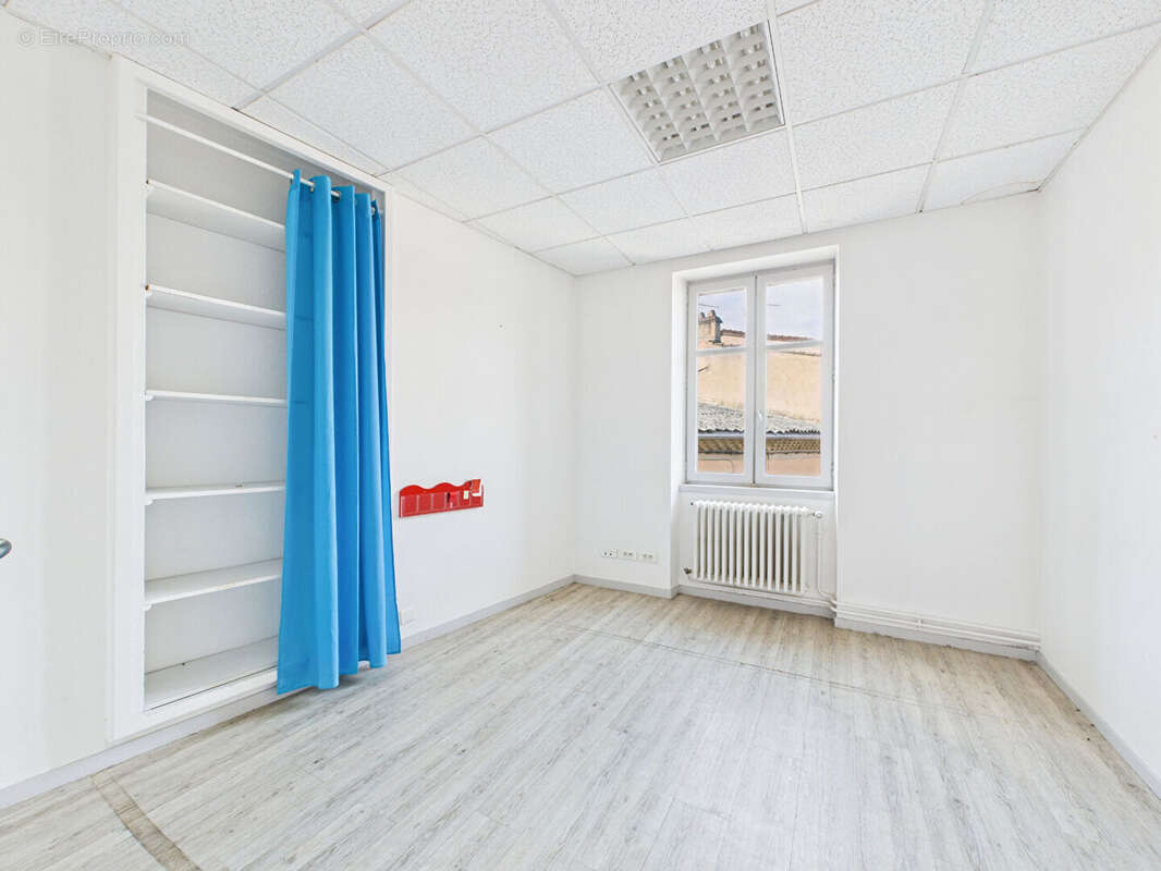 Commerce à TOURNON-SUR-RHONE