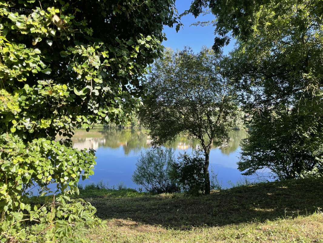 Maison à MOULIETS-ET-VILLEMARTIN