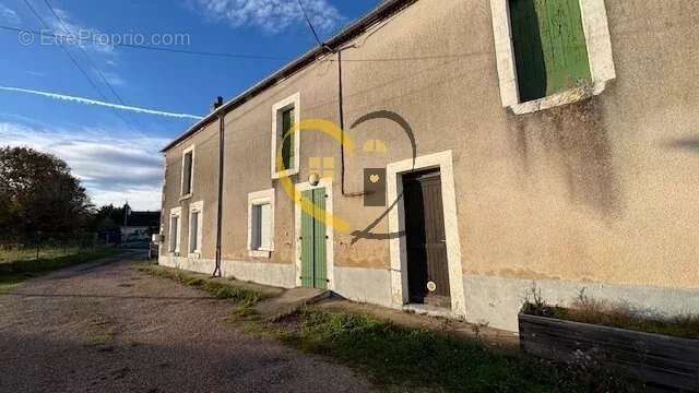 Maison à SAINT-MARTIN-D'AUXIGNY