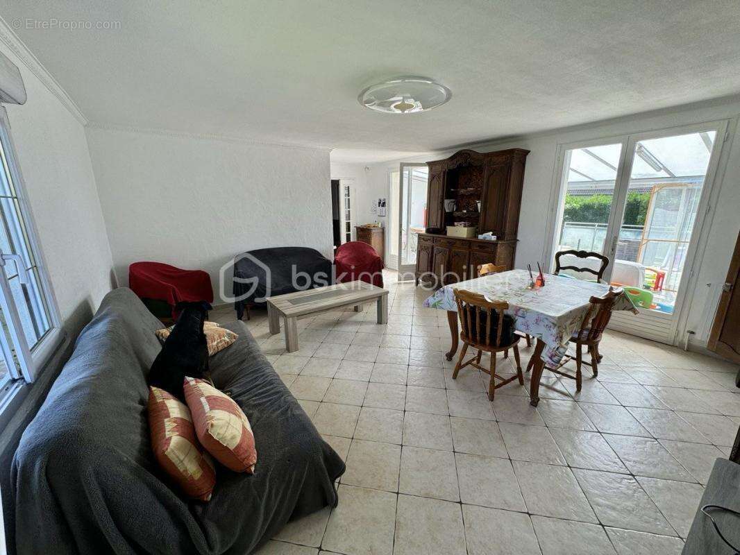 Maison à LA SAUSSAYE