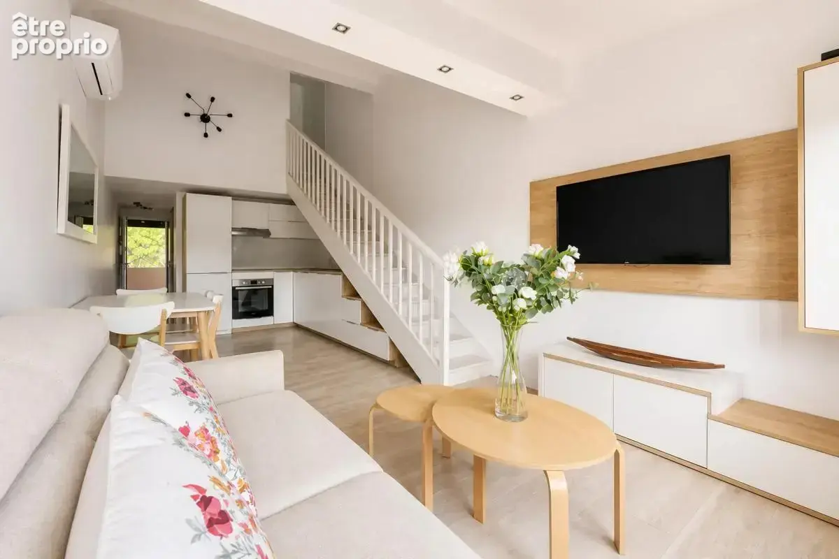Appartement 3 pièces 43 m² · à La Londe-les-Maures · 43 m² · 255 000 €