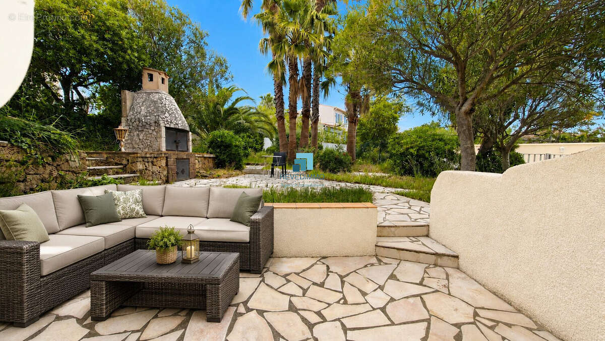 idée d'aménagement IA - Appartement à FREJUS
