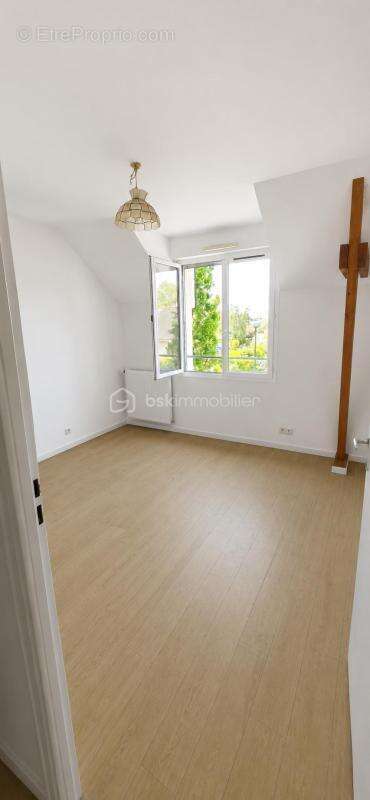 Maison familiale 95 m² – Trélazé, secteur Mairie - DPE C - photo 9
