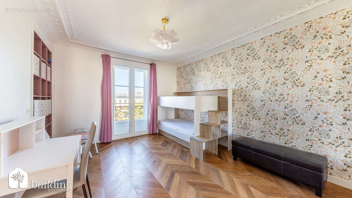 Appartement à NEUILLY-SUR-SEINE