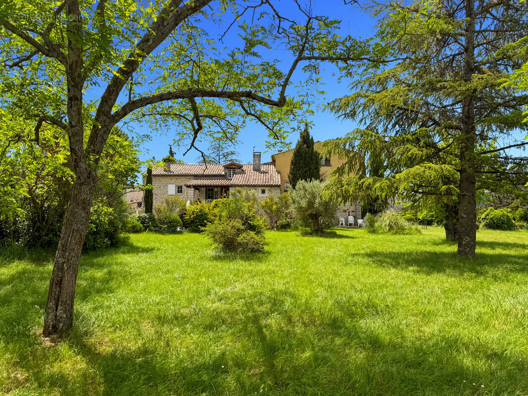 Maison à VILLENEUVE-DE-BERG