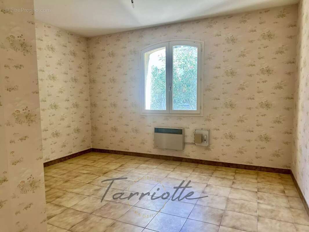 Maison à MONTELIMAR