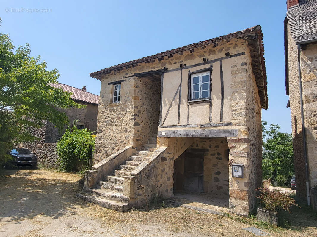Maison à PEYRUSSE-LE-ROC