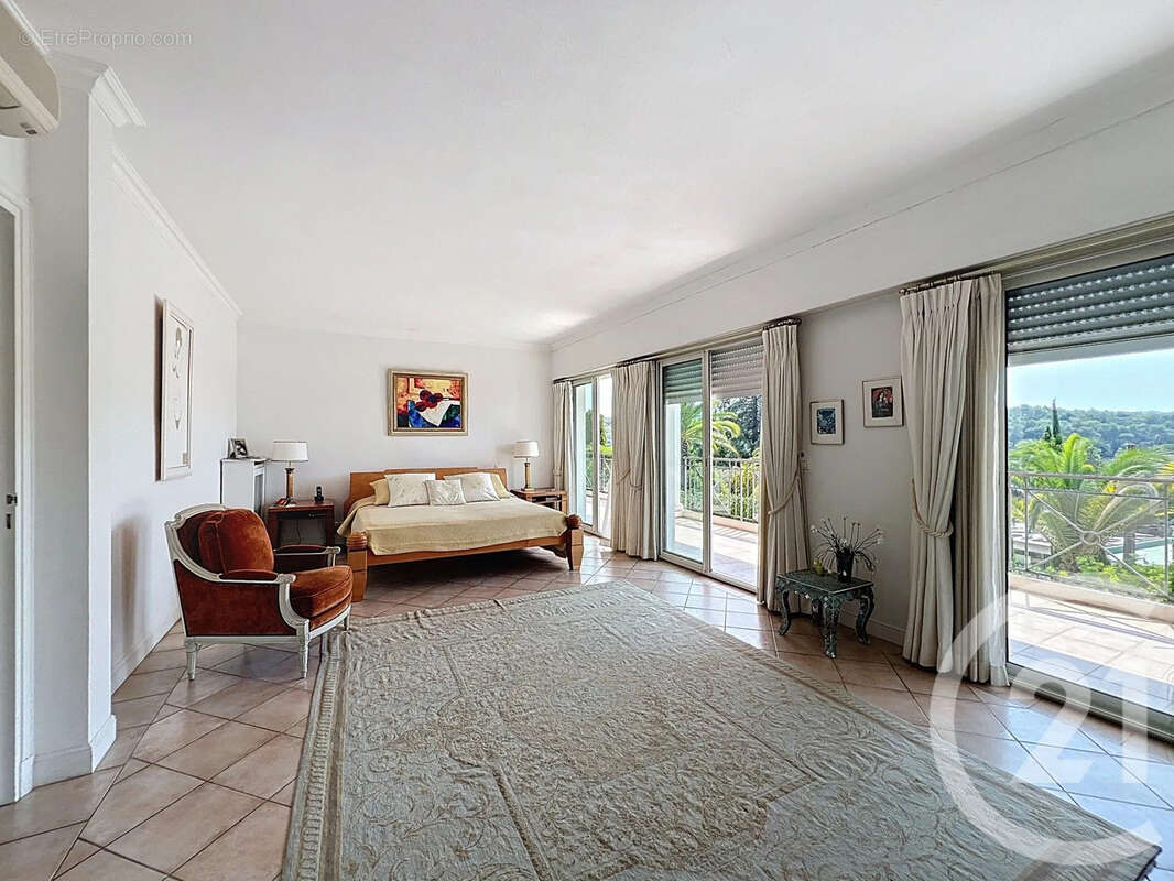 Maison à MOUGINS