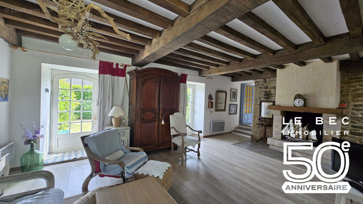 Maison 257 m² à Surzur  - photo 2