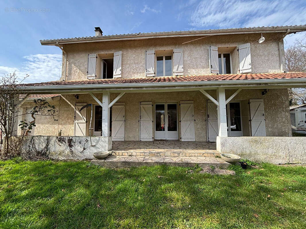 Maison à SAINT-SYMPHORIEN