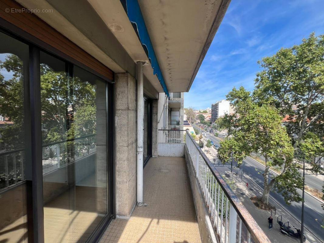 Appartement à MARSEILLE-4E