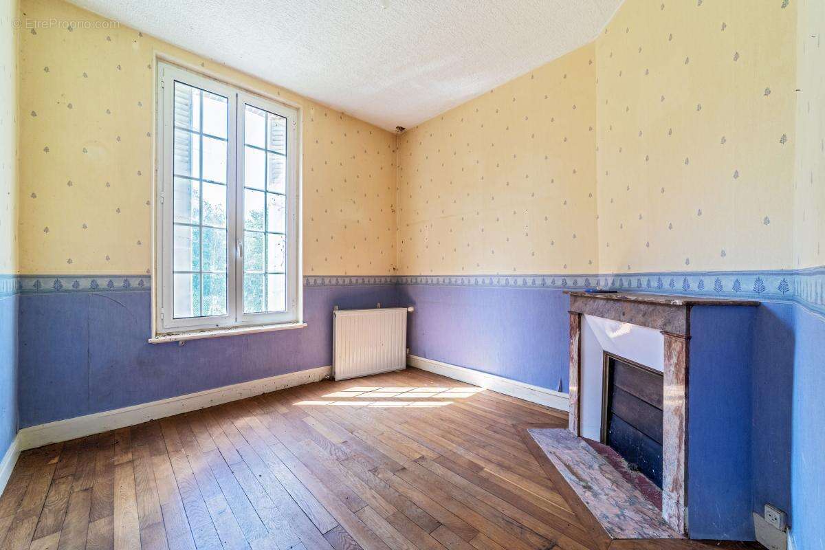 Maison à RUEIL-LA-GADELIERE
