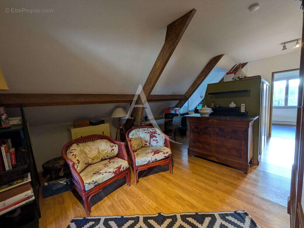 Maison à SAINT-SULPICE-DE-POMMERAY