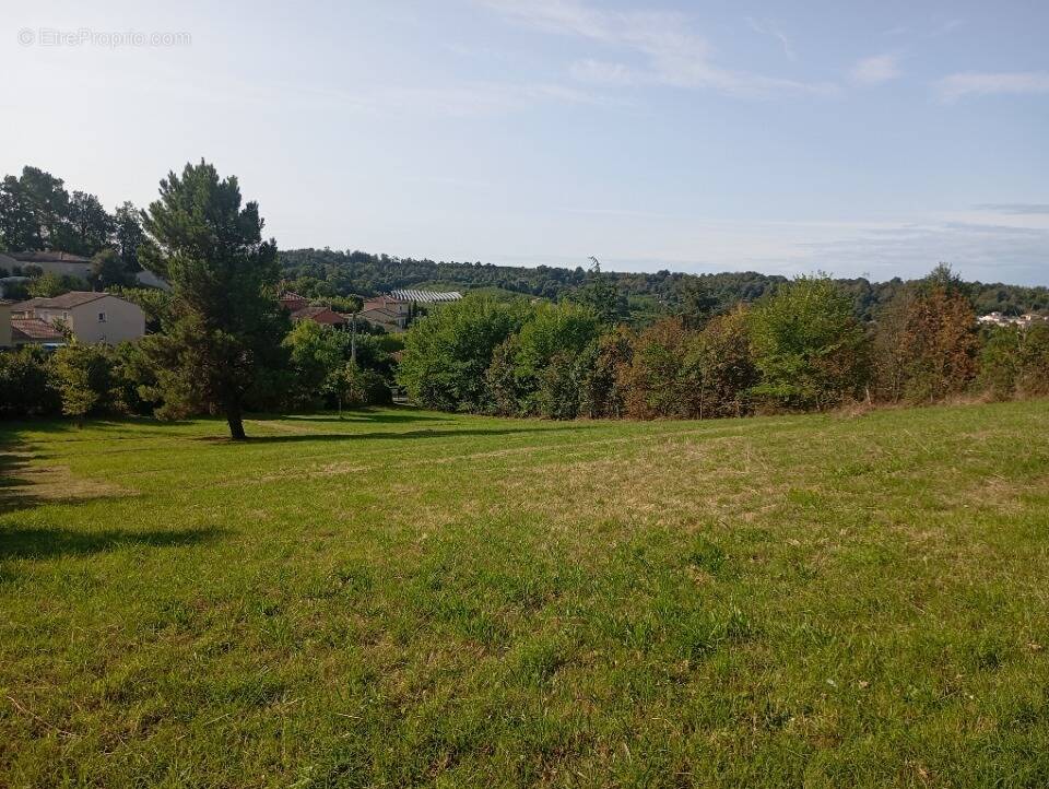 Terrain à CHATEAUNEUF-SUR-ISERE