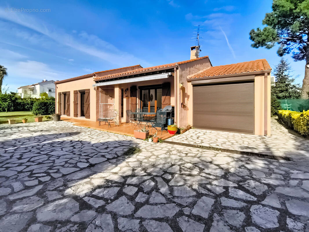 Maison à LAROQUE-DES-ALBERES