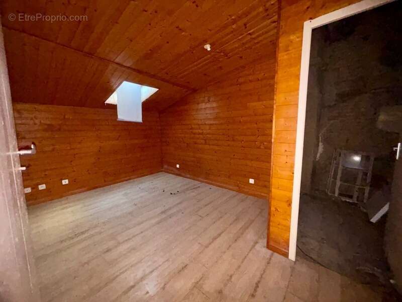 Appartement à LARRAZET