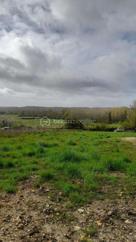 Terrain à CIVRAY-DE-TOURAINE