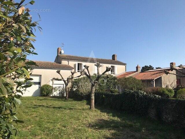 Maison à BOIS-DE-CENE