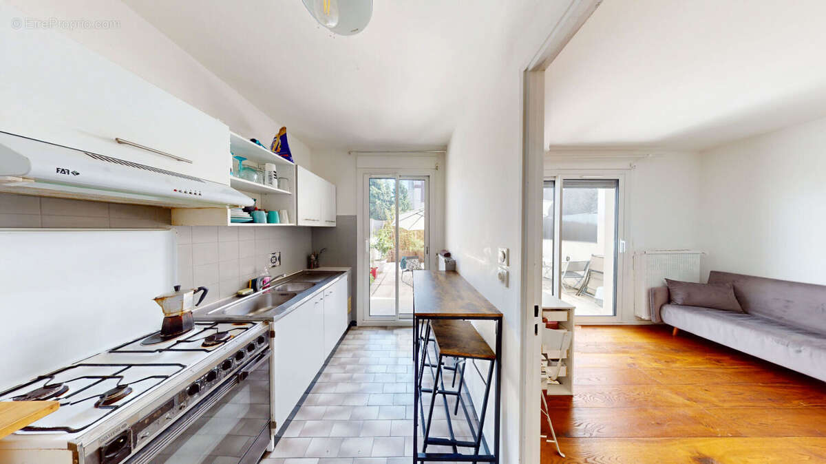Toulouse - saint-cyprien  t1 bis avec terrasse exceptionnelle de 33m² - photo 2