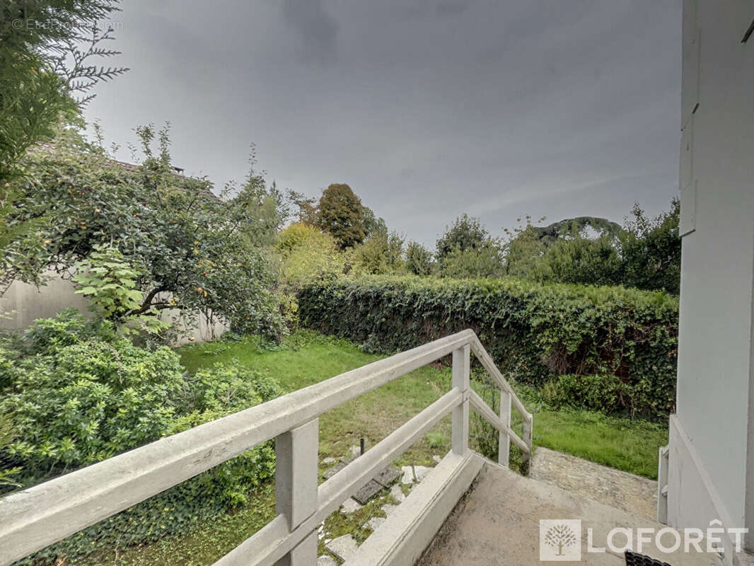 Appartement à SAINT-REMY-LES-CHEVREUSE