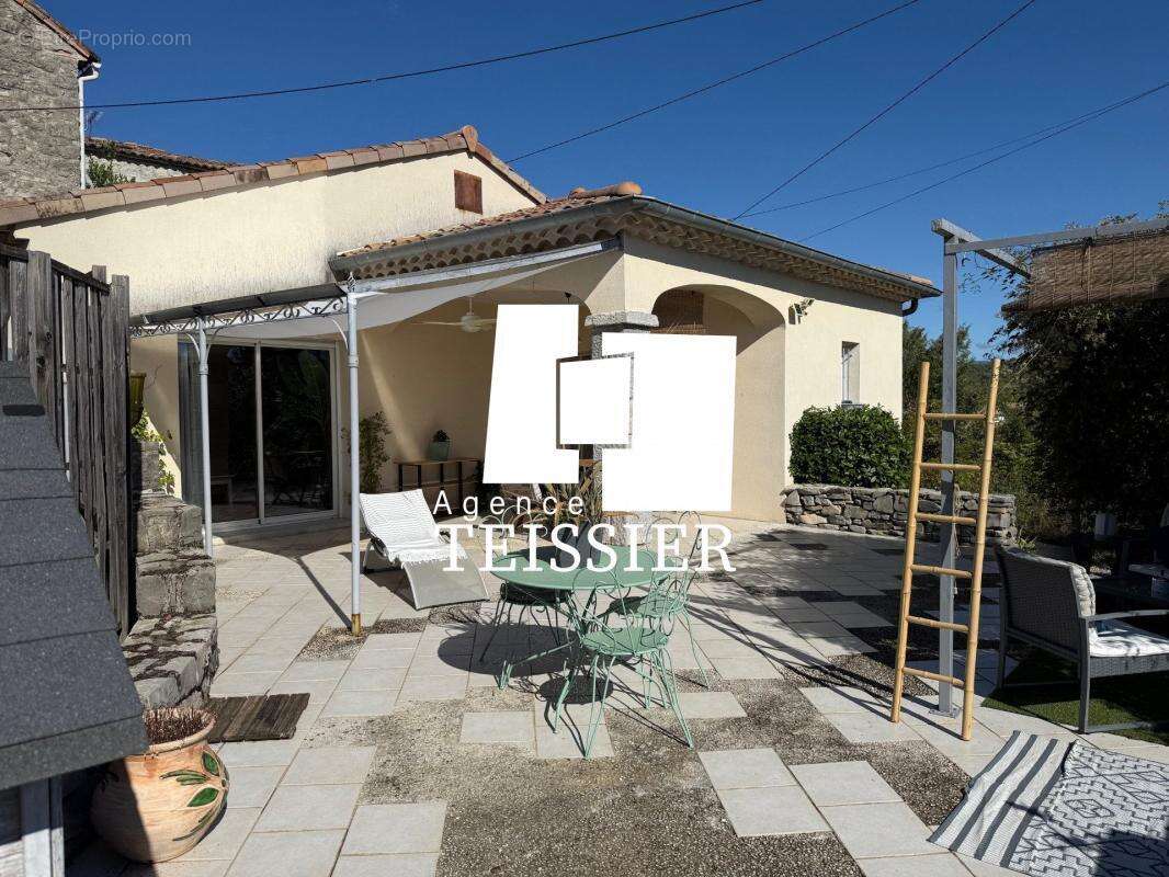Ensemble immobilier - 2 maisons sur 4 150 m² - Les Vans (07 - photo 2