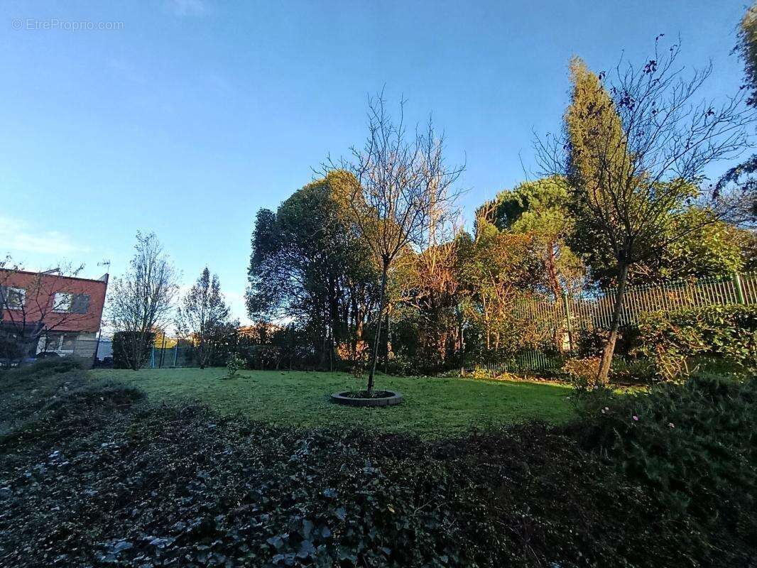 Appartement à LABARTHE-SUR-LEZE