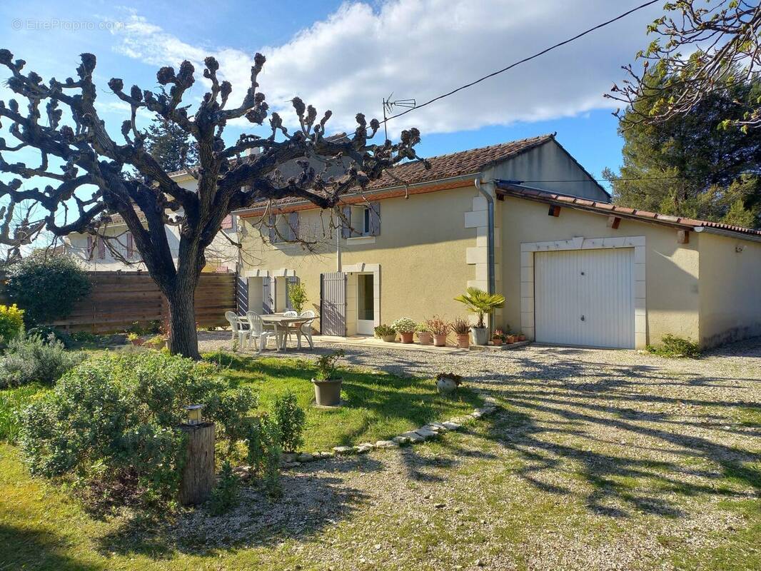 FACADE SUD - Maison à SENAS