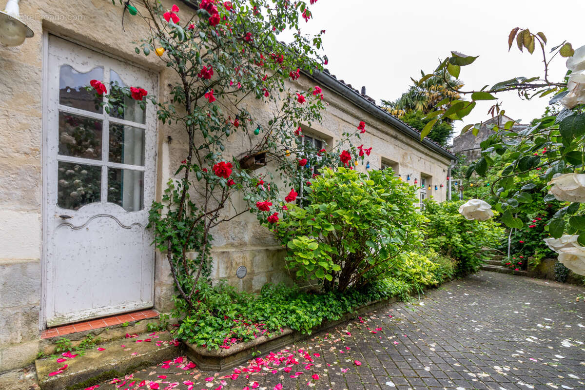 Maison à SAINTES