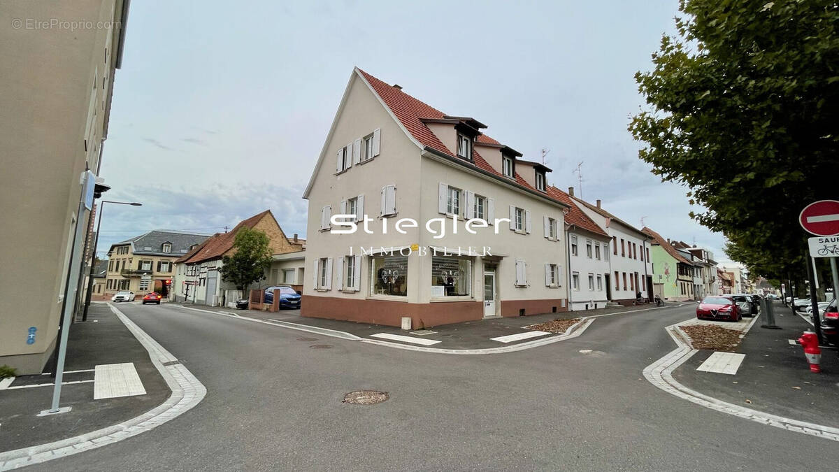 Vue d&#039;ensemble Rue française / Rue du moulin - Appartement à BISCHWILLER