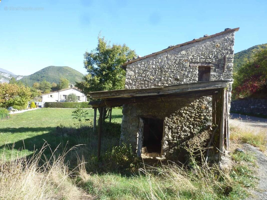 Maison à ENTREVAUX