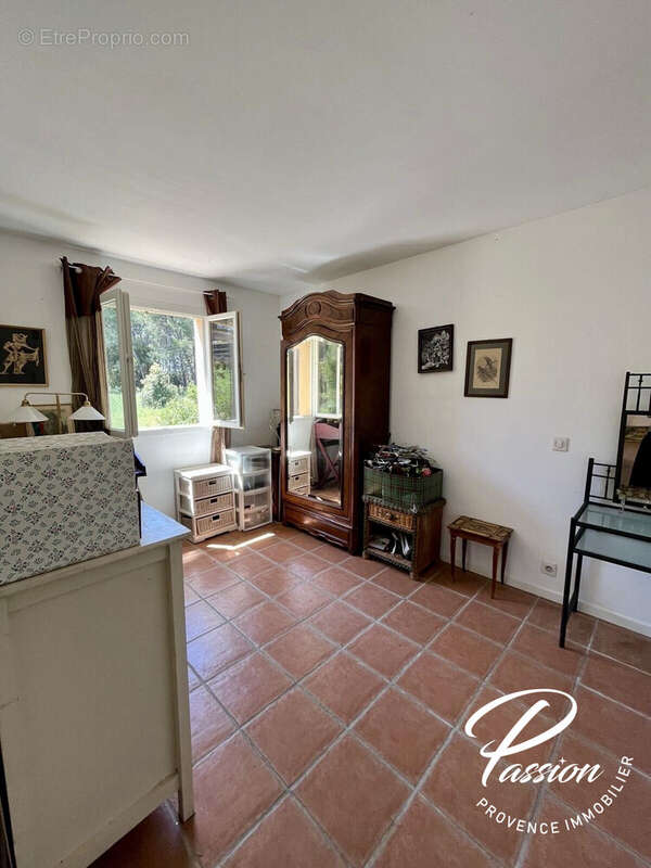 Maison à SAINT-CHAMAS