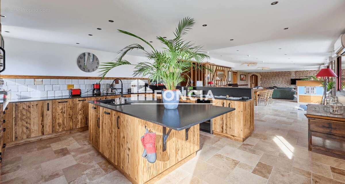 Maison à EQUEMAUVILLE