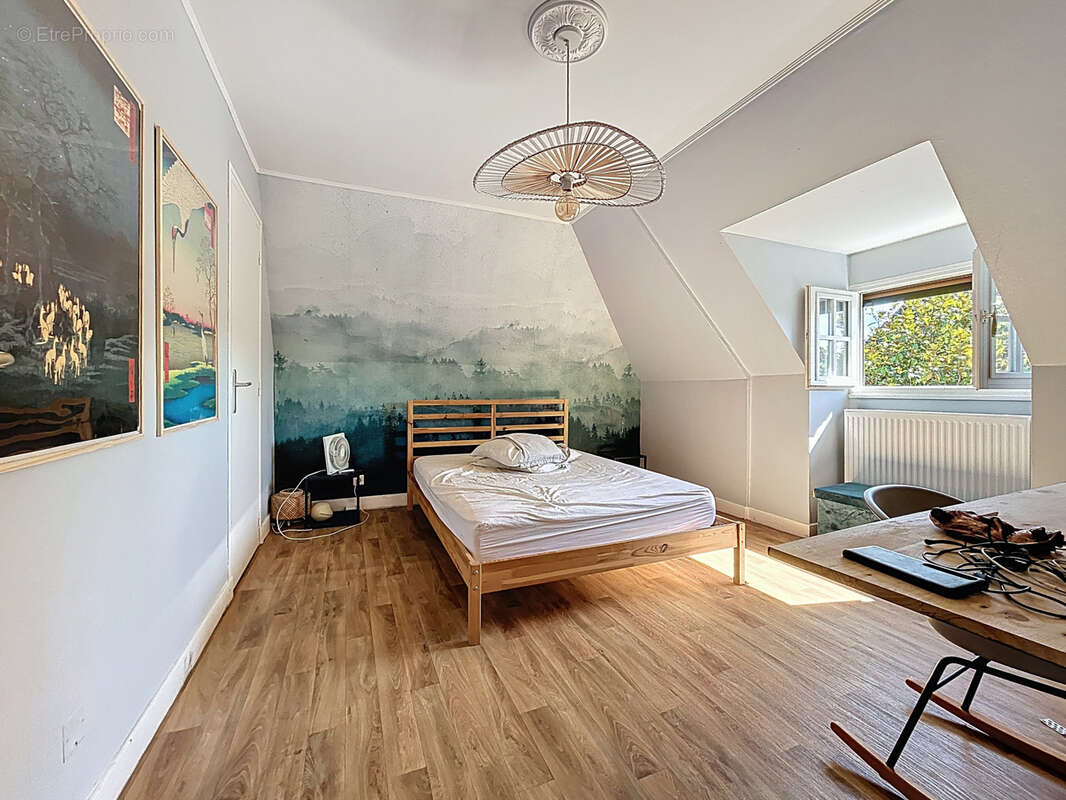 Maison à SAINT-PANTALEON-DE-LARCHE