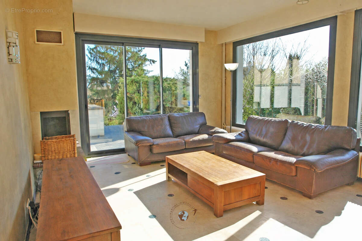 Maison à VERRIERES-LE-BUISSON