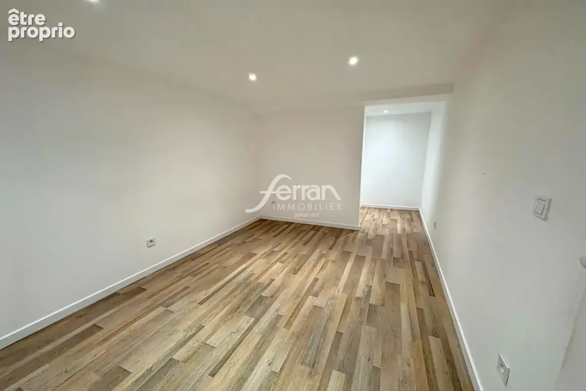 Maison 100 m² à Callas  - photo 9