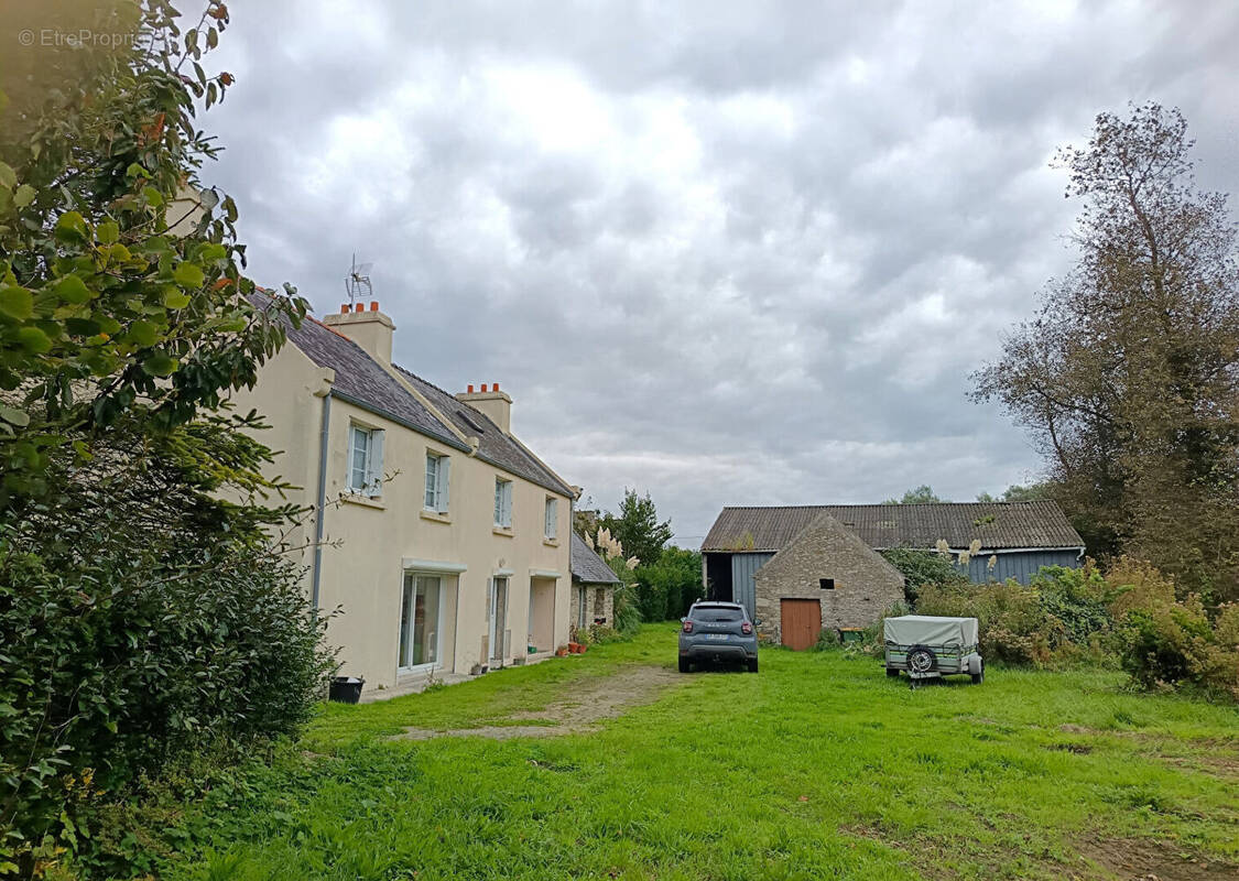 Maison à PLOUGUERNEAU