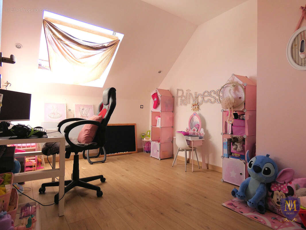 Saint-louis proche centre maison 5 pièces sur 4,20 ares de terrain - photo 6